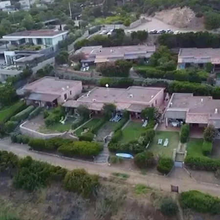 8 Arbousiers 19 * Bonifacio (Corsica)