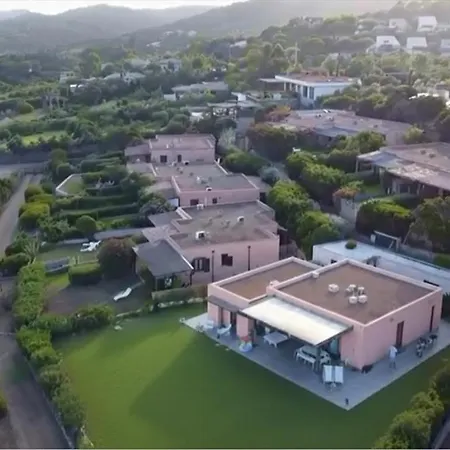 8 Arbousiers 19 * Bonifacio (Corsica)