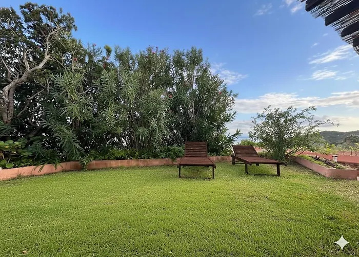 8 Arbousiers 19 * Bonifacio (Corsica)